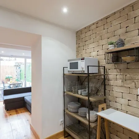 Liberty Patio Two-bedroom W/ Patio - By Lu Holidays Daire Lisboa