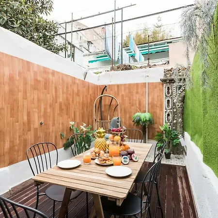 Liberty Patio Two-bedroom W/ Patio - By Lu Holidays