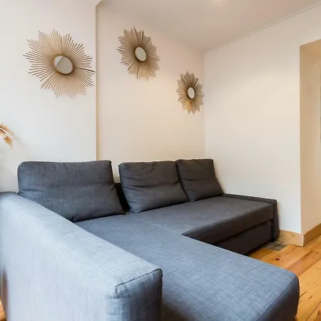 Liberty Patio Two-bedroom W/ Patio - By Lu Holidays * ליסבון
