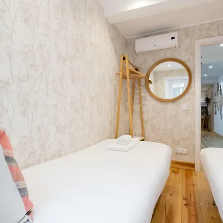Liberty Patio Two-bedroom W/ Patio - By Lu Holidays Appartement